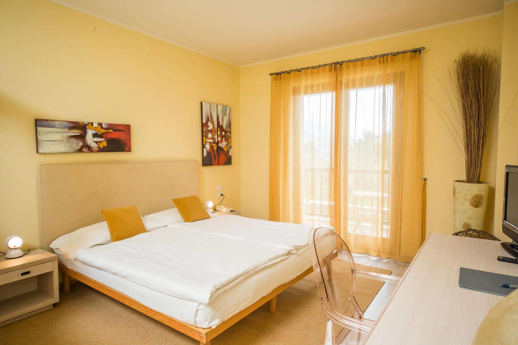 Club Hotel Olivi - Tennis Center Malcesine Exterior photo